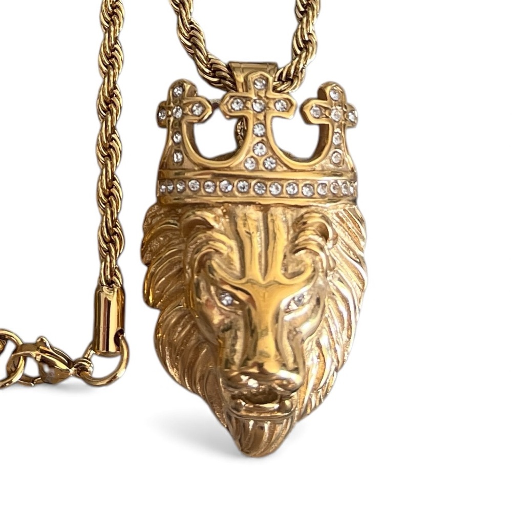 STAINLESS STEEL GOLD PLATED RHINESTONE LION PENDANT WITH GOLD BRAIDED CHAIN NWT